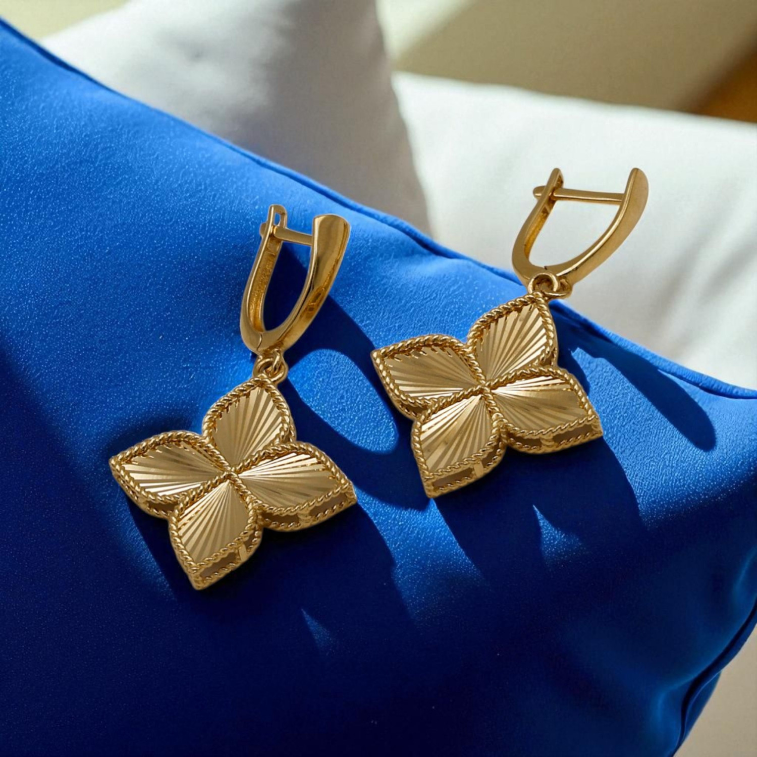 BOUCLES D OREILLES