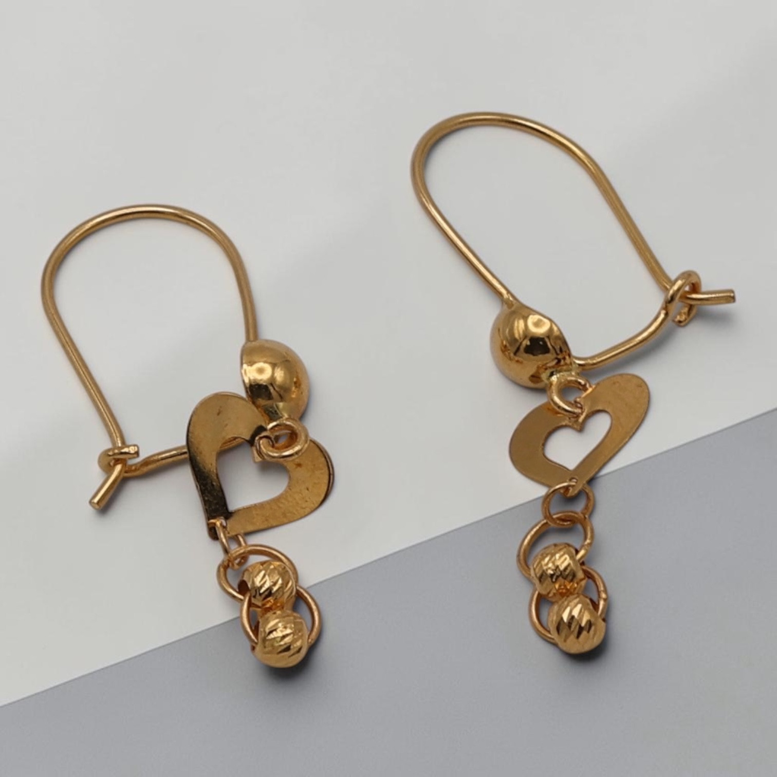 BOUCLES D OREILLES