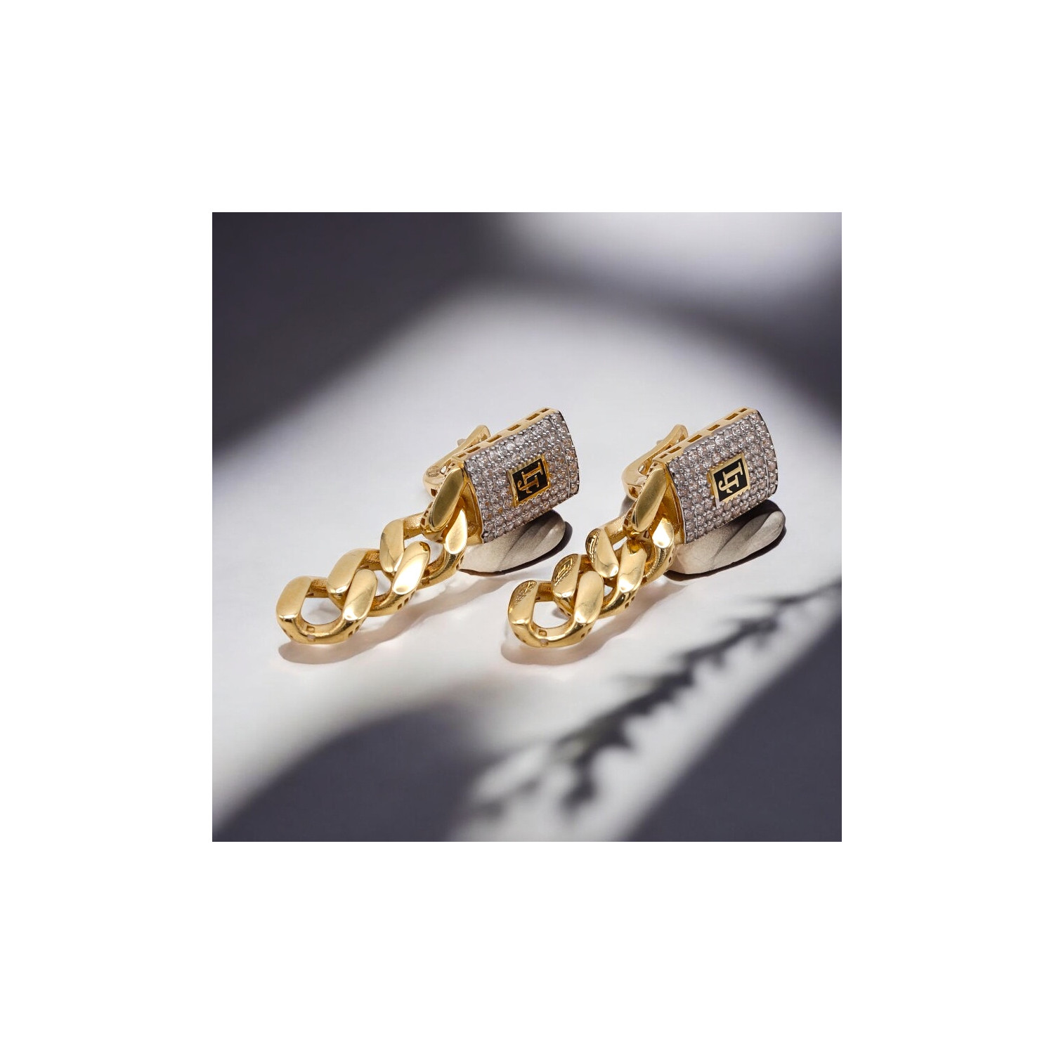BOUCLES D OREILLES