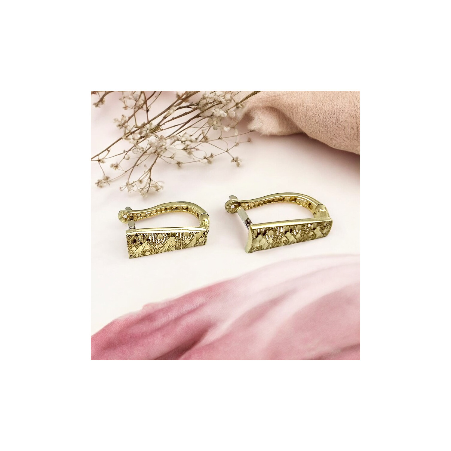 BOUCLES D OREILLES